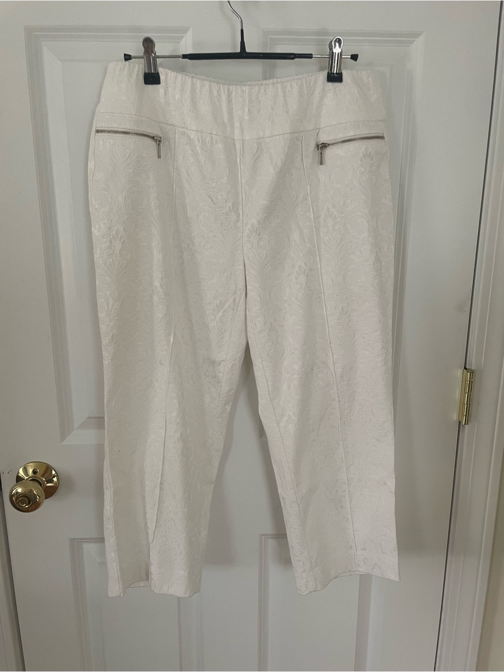 Style & Co. White Embossed Cropped Pants with Zip Details